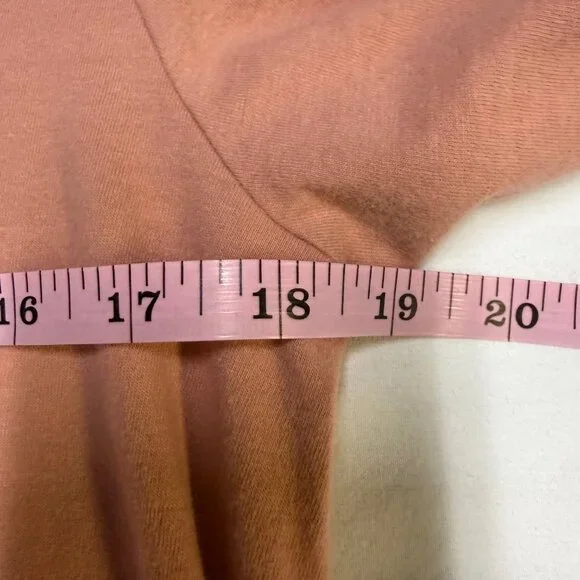 The North Face Women’s Bear Graphic T-Shirt Medium Dusty Rose EUC - Picture 9 of 10